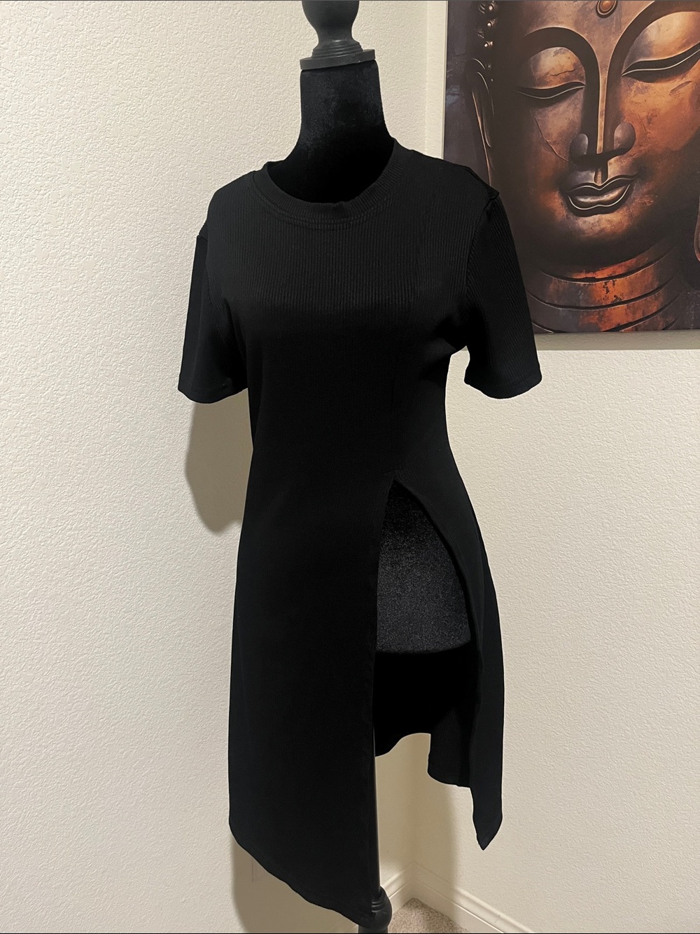 Black Short-Sleeve Asymmetric Slit Top